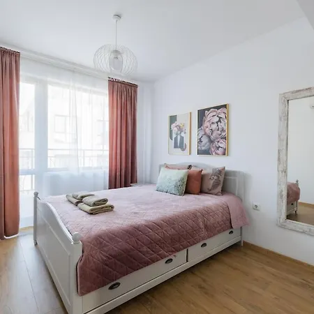 Chic Downtown Flat Várna