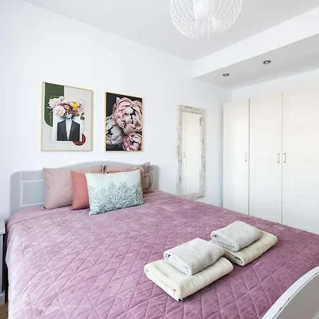 Chic Downtown Flat Daire